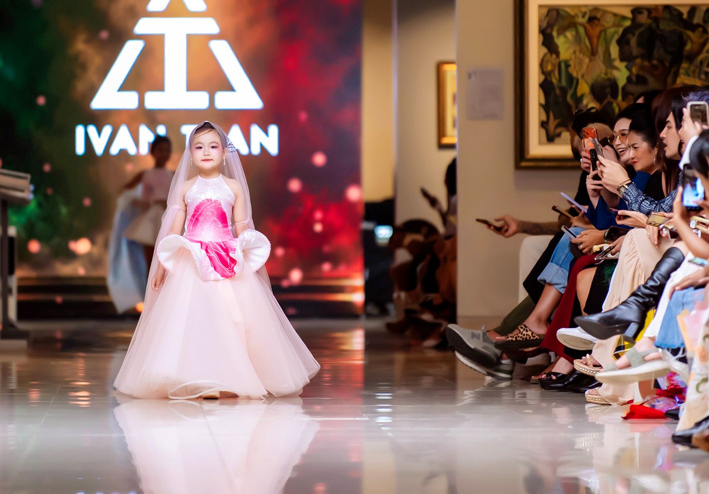 NTK IVAN TRẦN CÙNG DÀN MODEL VIỆT NAM TẠO DẤU ẤN TẠI BALI INTERNATIONAL FASHION WEEK 202