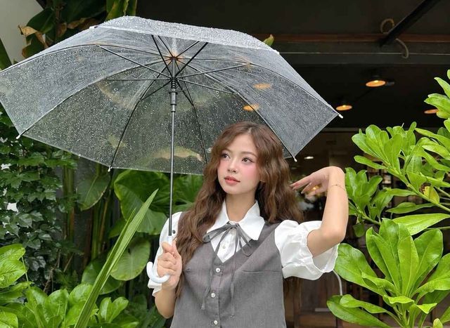 Tuần mới đầy nhã nhặn với sắc màu xám ghi tối giản