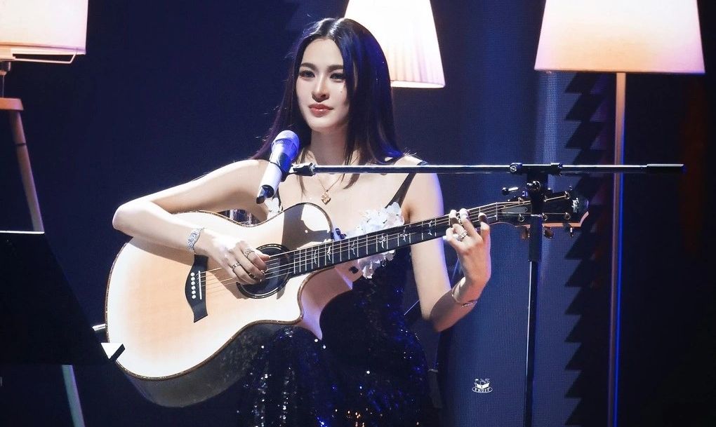 Mỹ nhân Thái diện đầm nhà mốt Việt trong concert ở Bangkok
